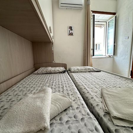 Апартаменты La Casina Di Gio In The City Center Wi-Fi,Panorama Неаполь Экстерьер фото