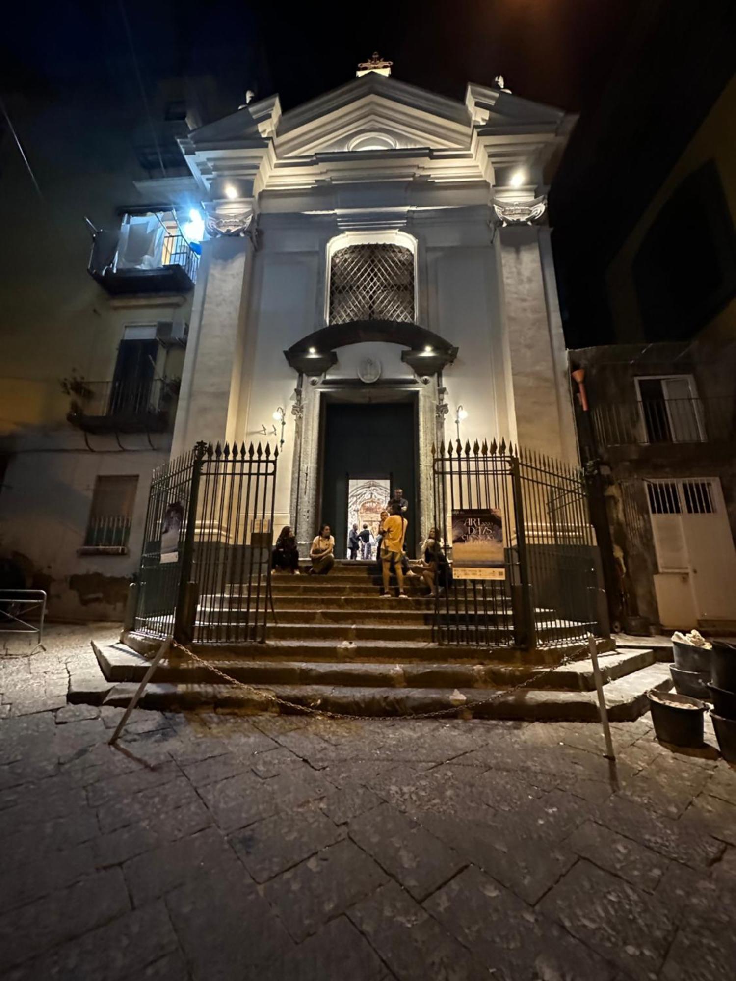 Апартаменты La Casina Di Gio In The City Center Wi-Fi,Panorama Неаполь Экстерьер фото